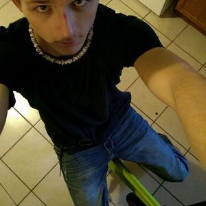 Meet your Posher, Avery